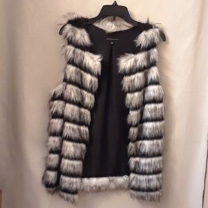 SIGNATURE STUDIO BLACK/WHITE FAUX FUR VEST
